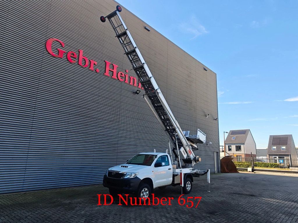 Toyota 4x2 Klaas Shorty 25